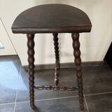 High tripod saddle stool