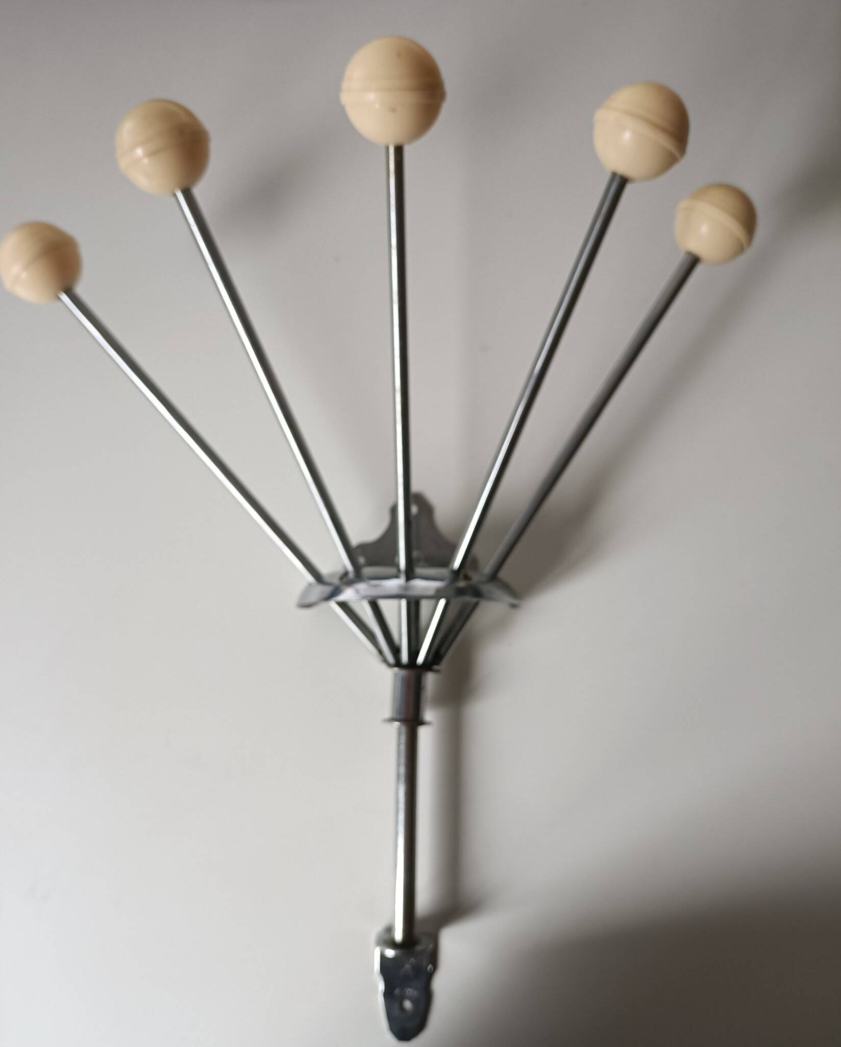 SERJAC retractable wall coat rack
