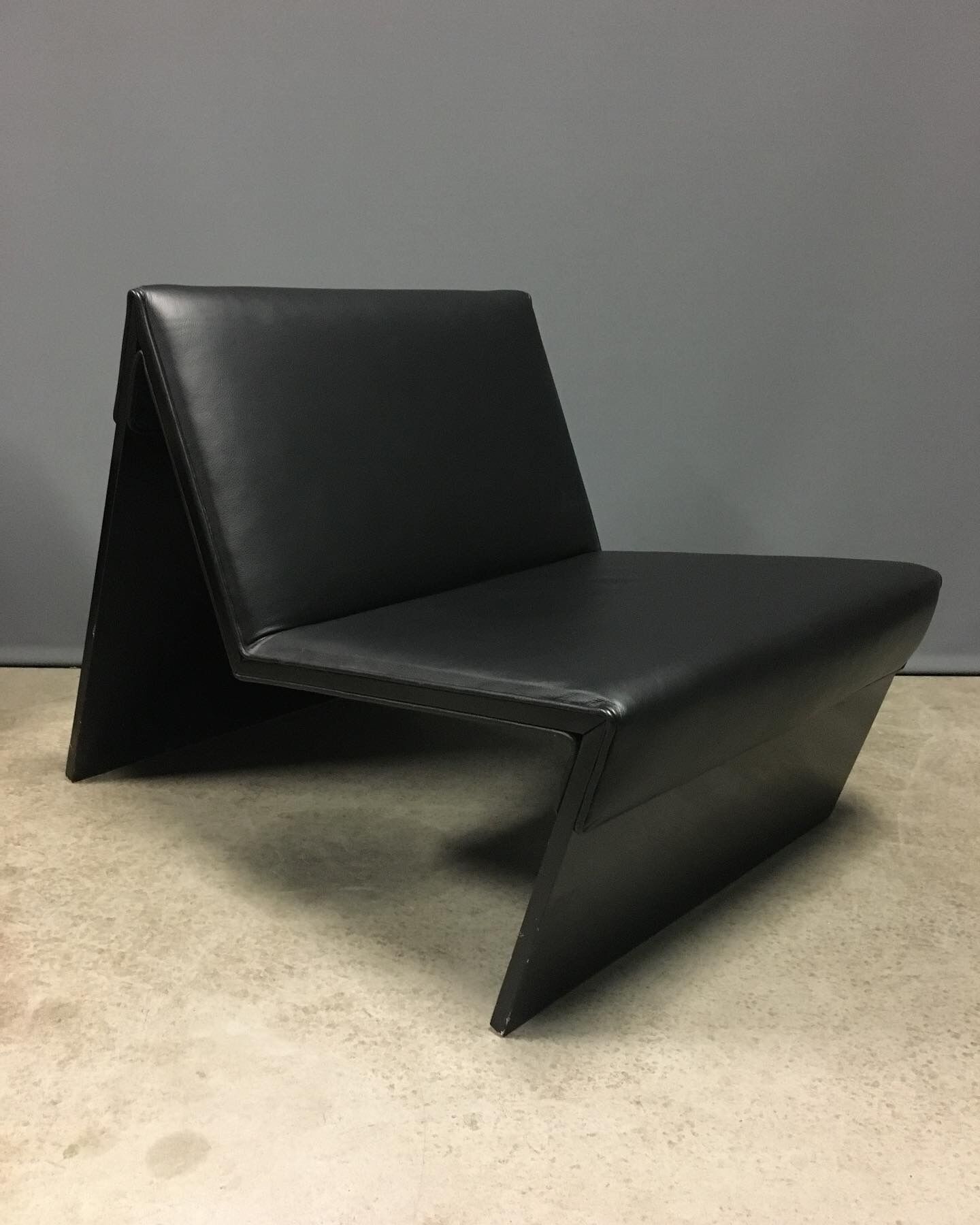 Artifort, sz10 m lounge chair by ebbing /haas /schudel .
