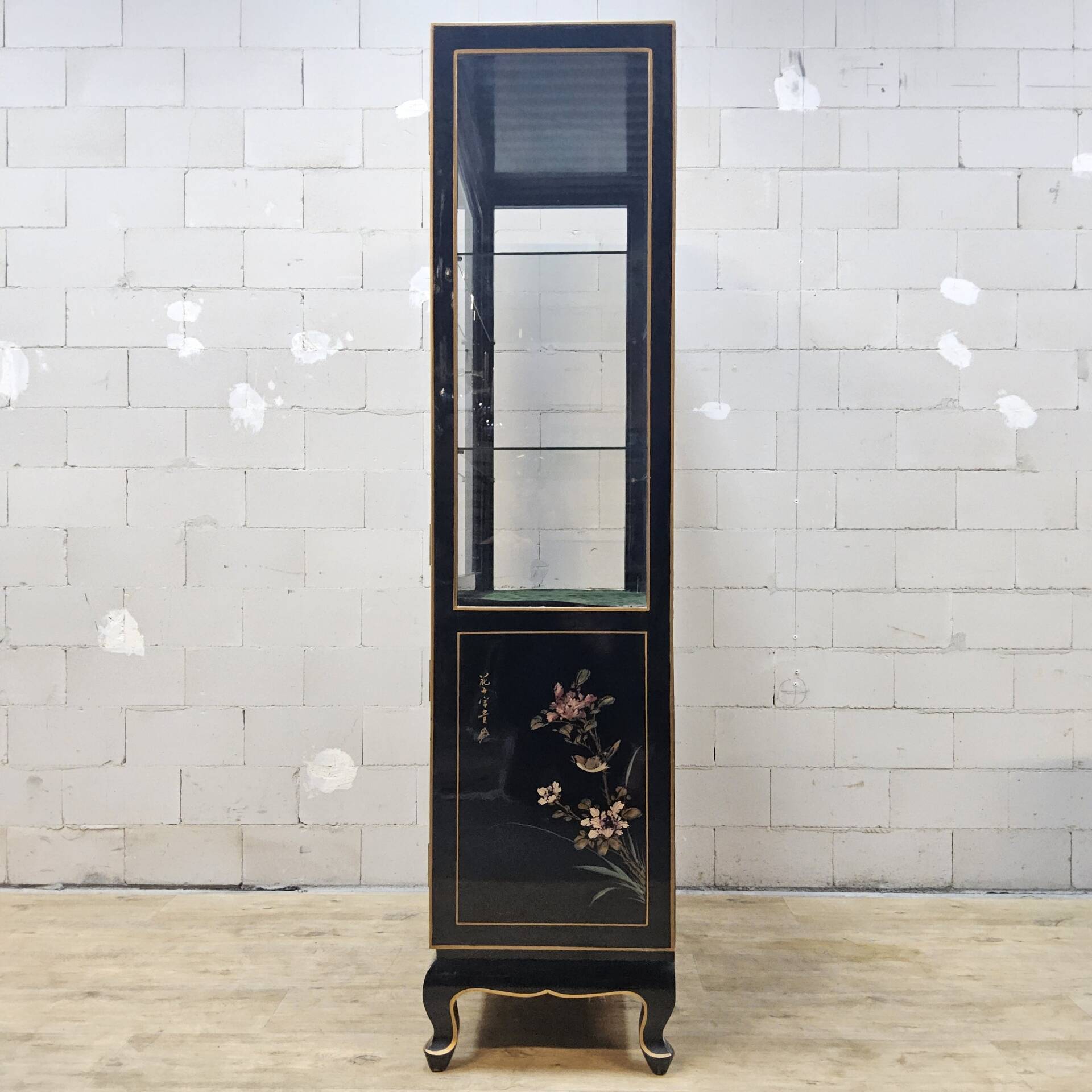Cabinet d'affichage chinois vintage avec fleurs et oiseaux / Bohémien