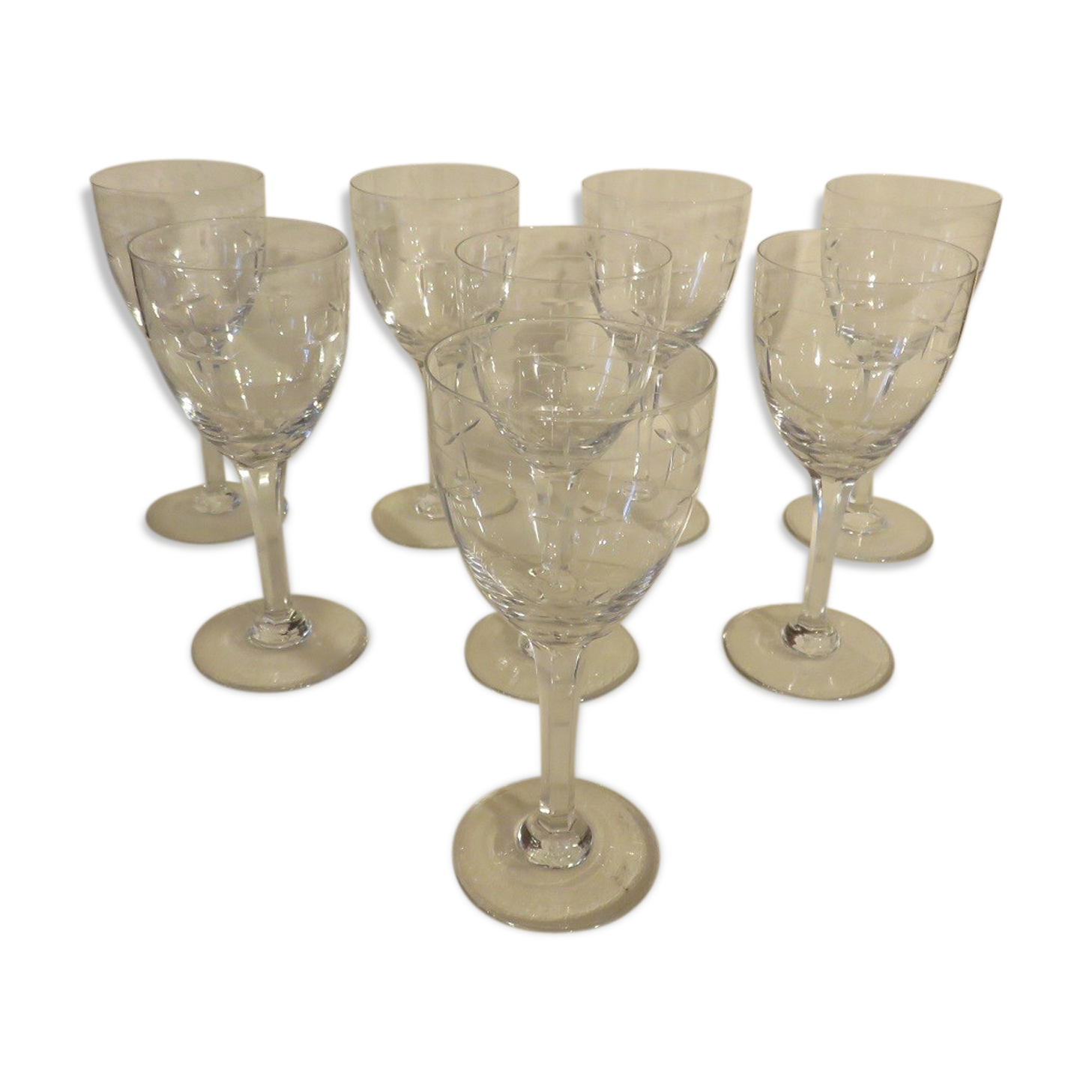 Suite of 8 crystal wine glasses