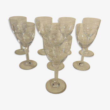 Suite de 8 verres à vin en cristal