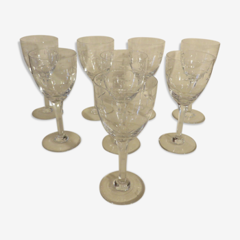 Suite of 8 crystal wine glasses