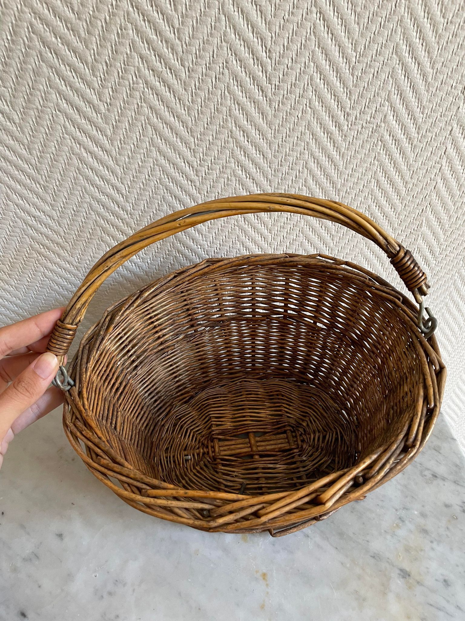 Small wicker basket