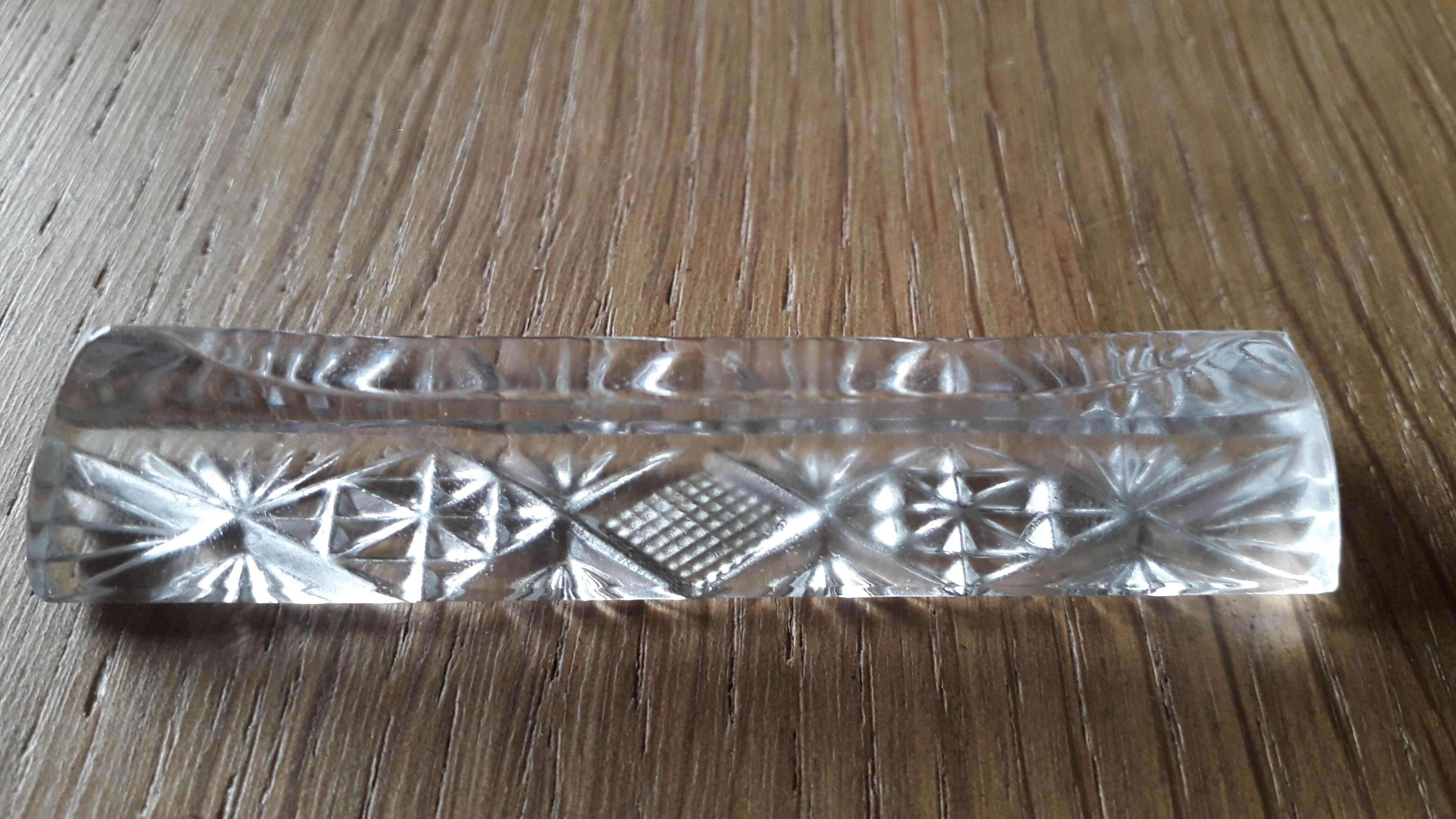 Crystal knives holder