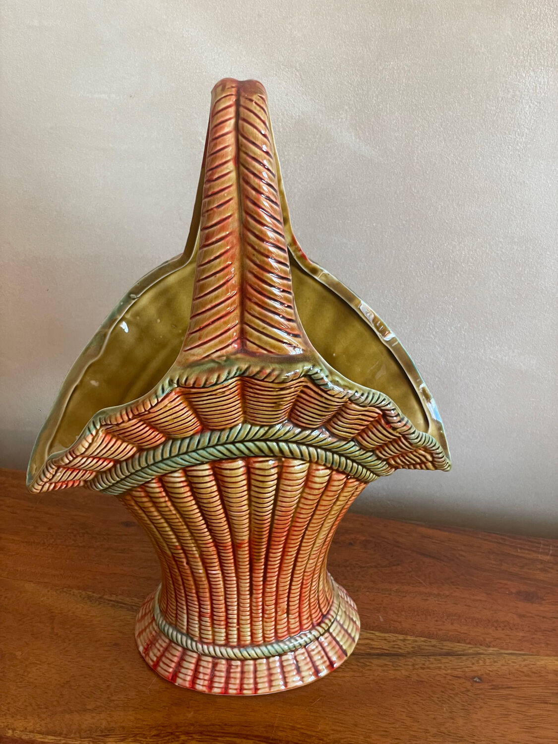 Scallop shell basket vase