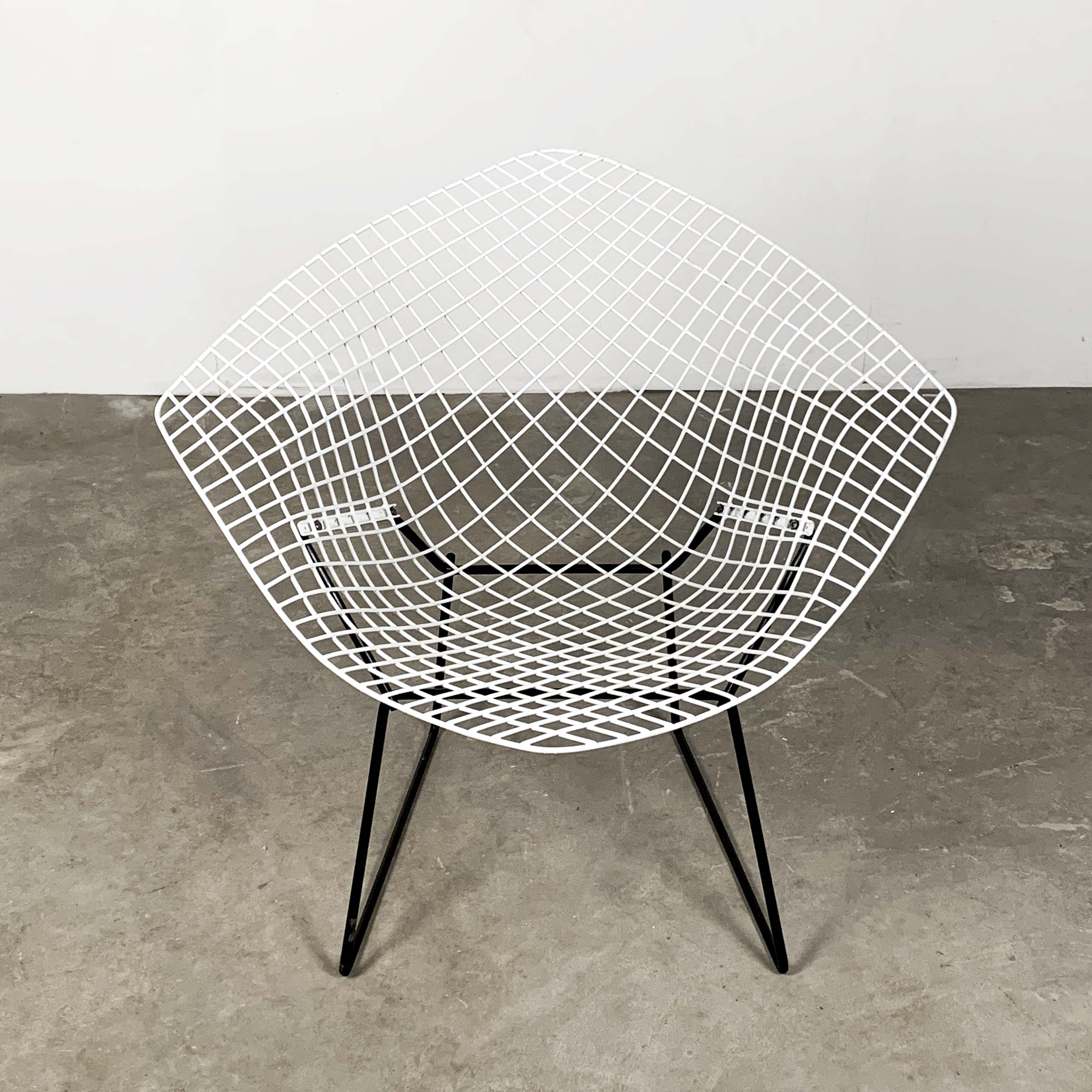 Diamond Chair Black and White by Harry Bertoia for Knoll, 1960