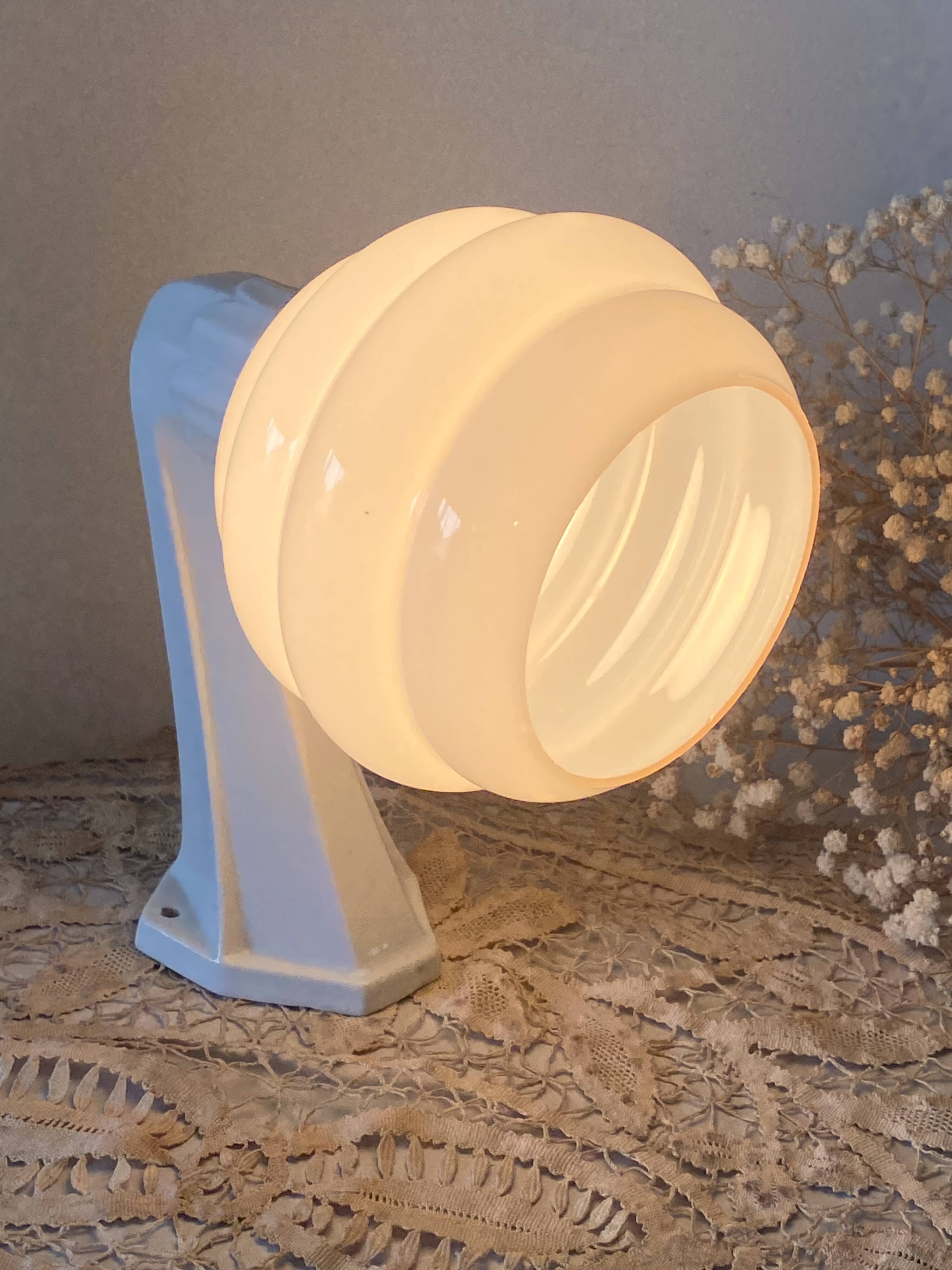 Art Deco wall lamp