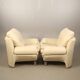 Paire de fauteuils contemporains en similicuir