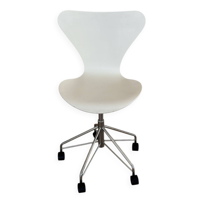 Chaise de bureau vintage 3117 d'Arne Jacobsen pour Fritz Hansen en blanc