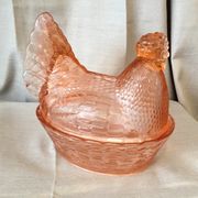Chicken in porty glass of pink orange color