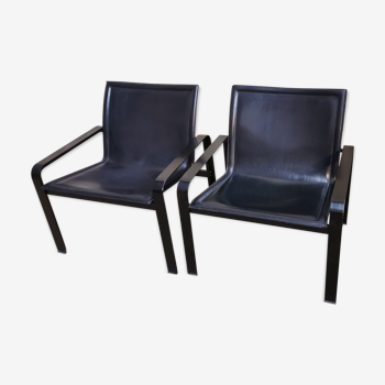 Pair of metal armchairs and leather by Mattéo Grassi