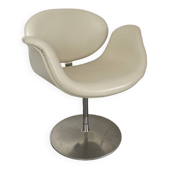 Tulip chair by Pierre Paulin for Artifort