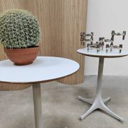 Tables d'appoint vintage design swag George Nelson pour Herman Miller