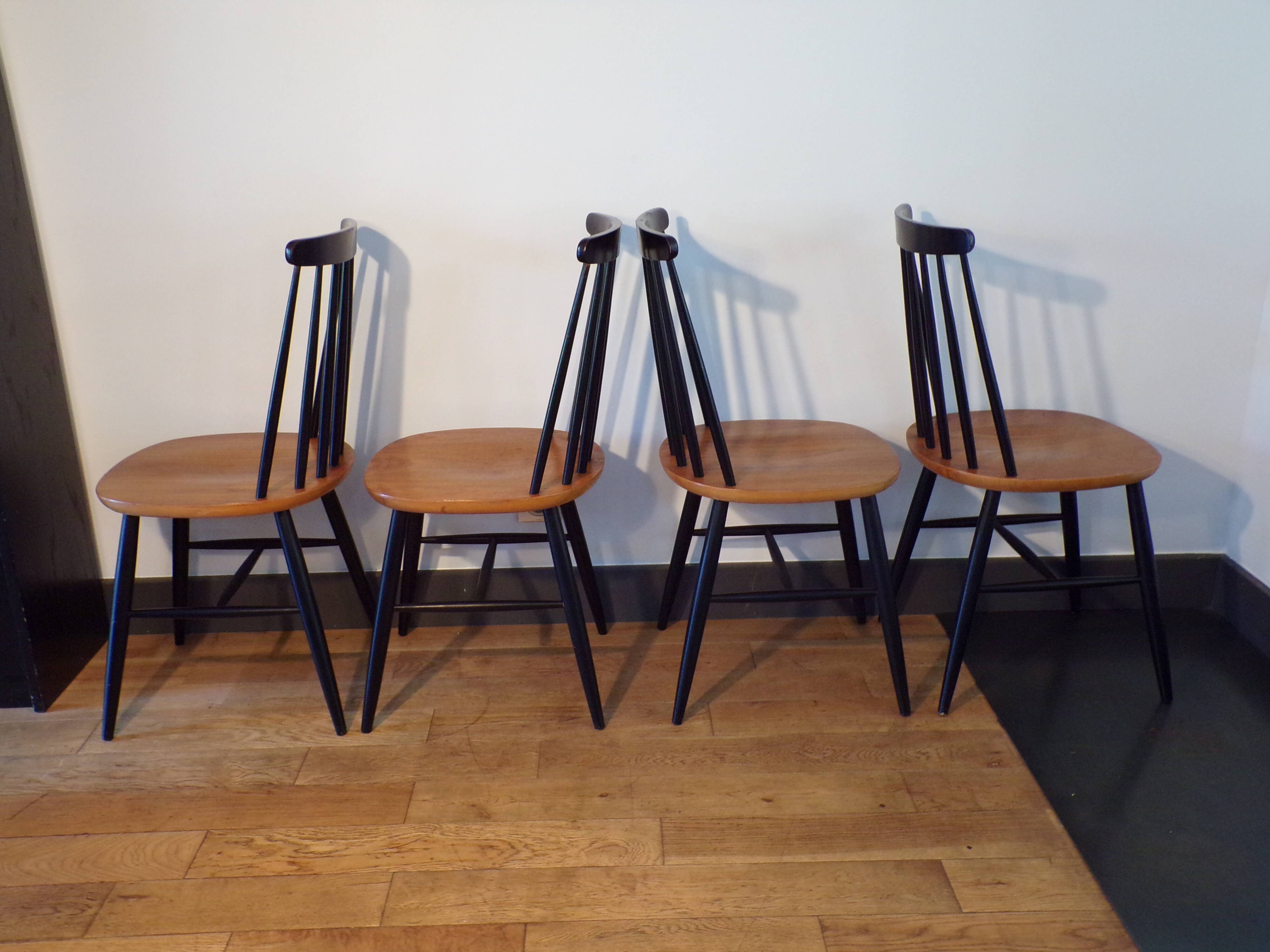 Set of 4 Scandinavian chairs