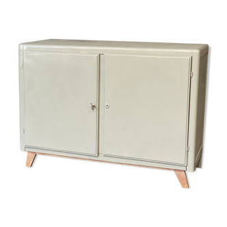 Buffet 50s with compass feet