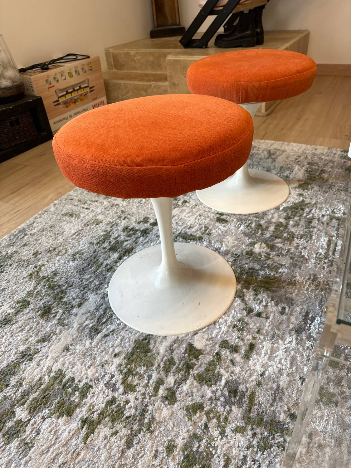 International knoll stool