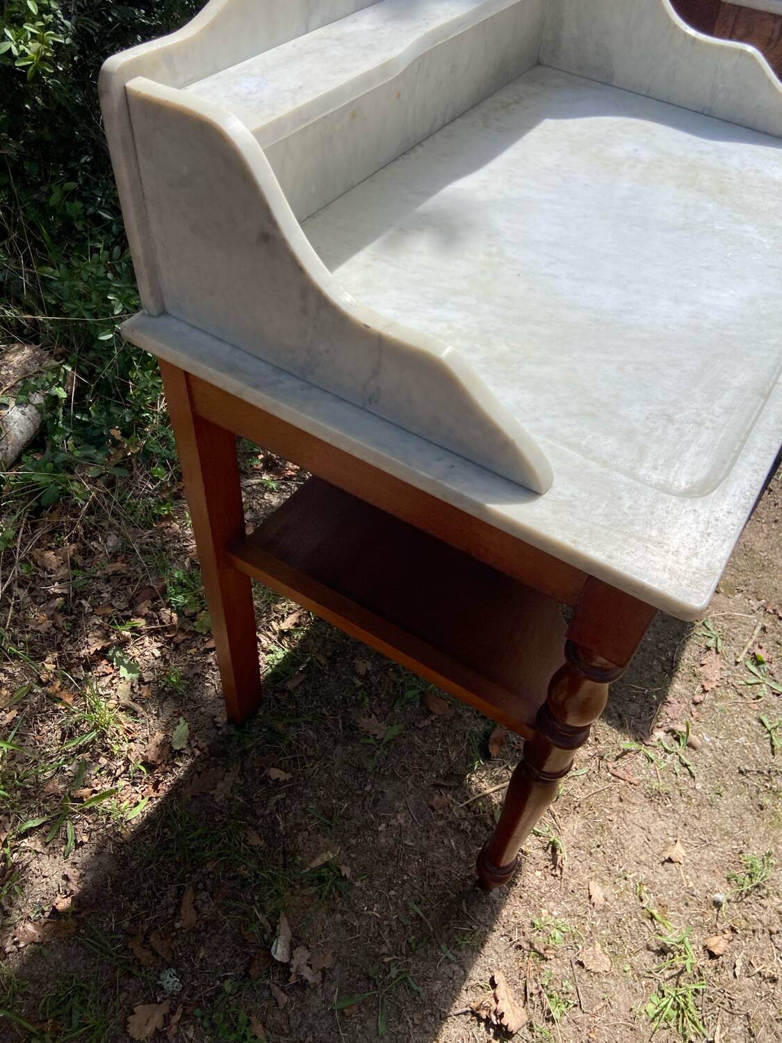 1900s wooden and marble dressing table
