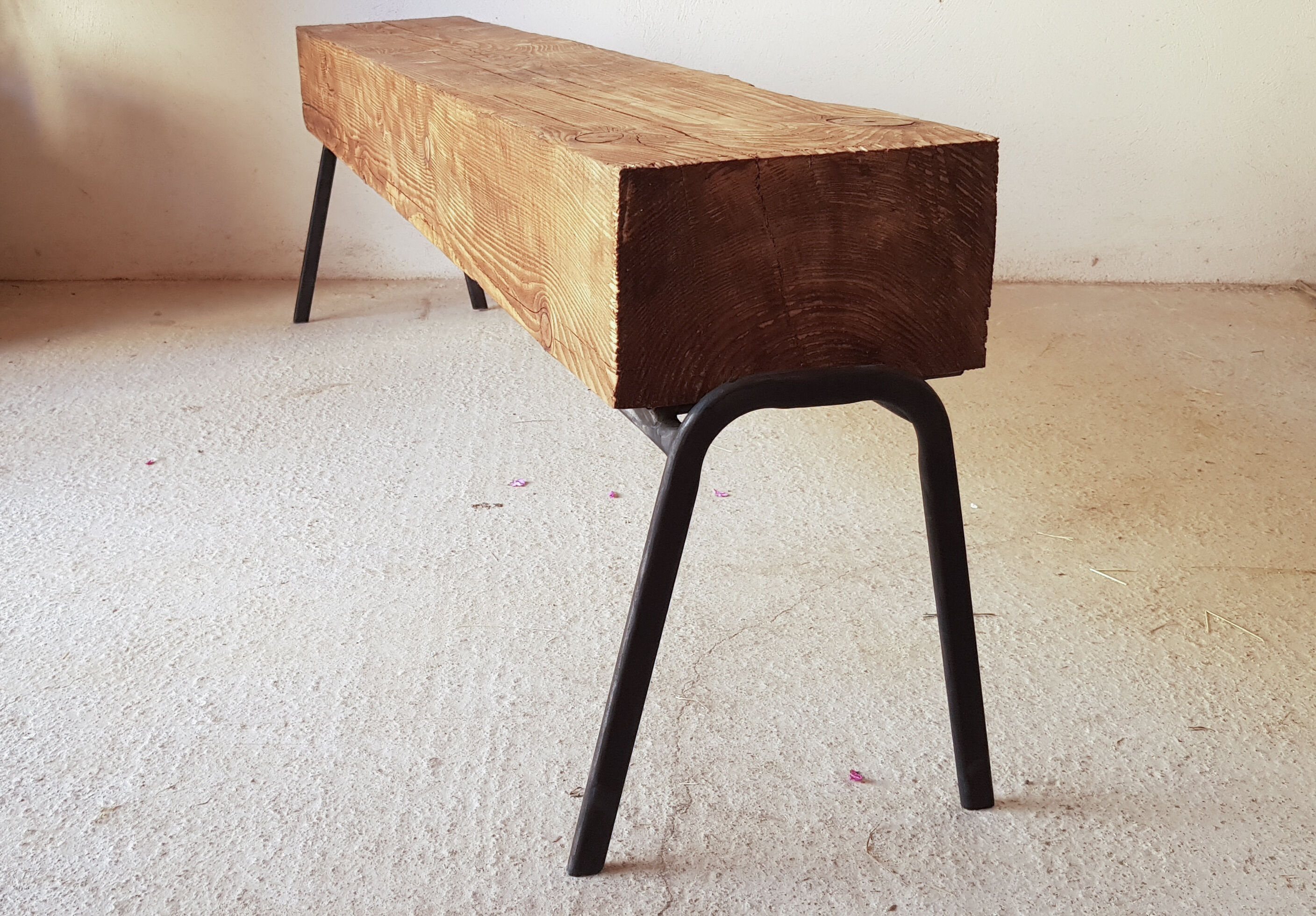 Console iron and solid wood