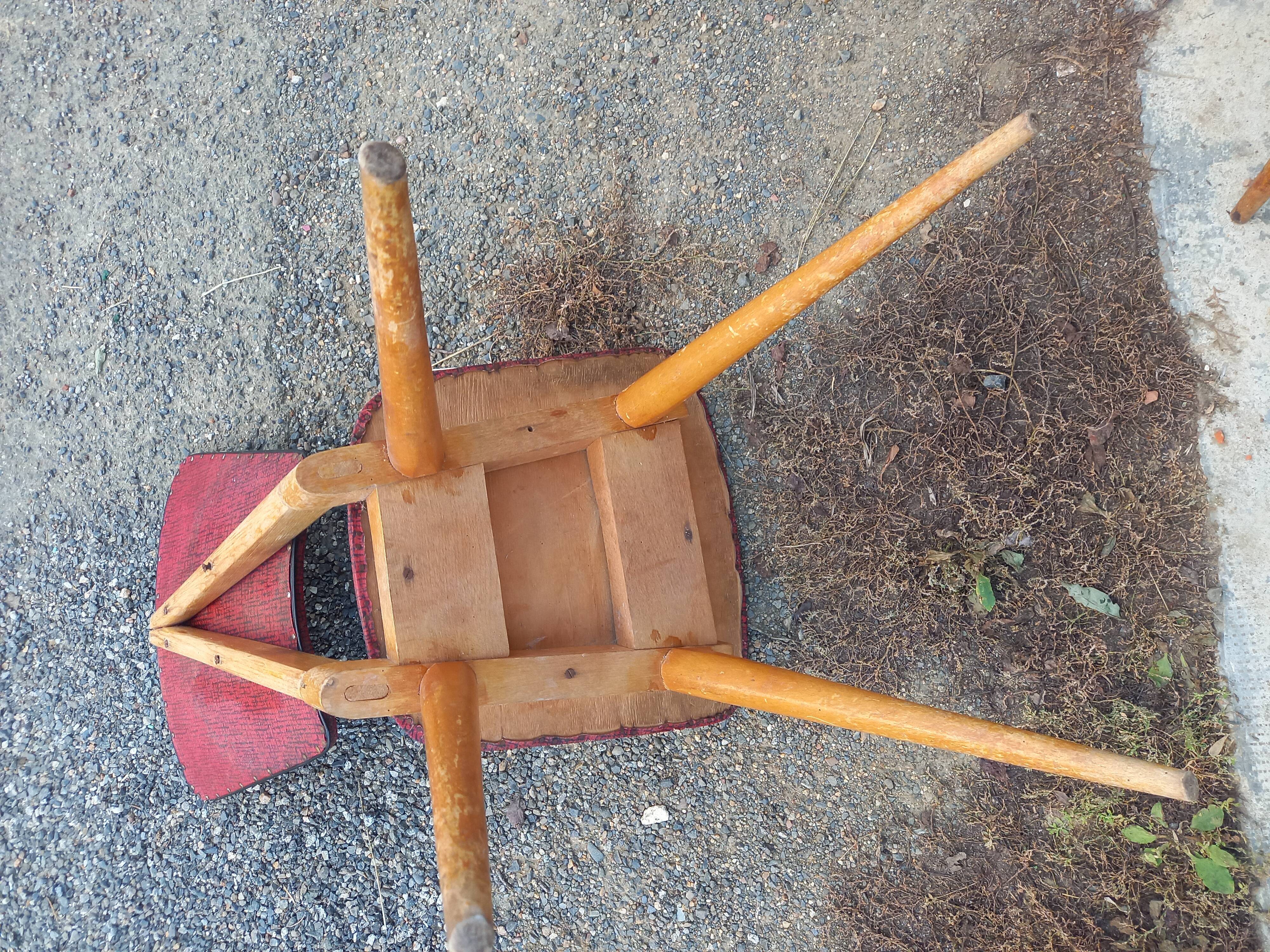 6 vintage 1950 Skaï chairs and wood
