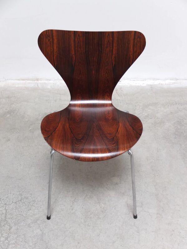 Chaise latérale 'Series 7' en palissandre par Arne Jacobsen pour Fritz Hansen, 1973