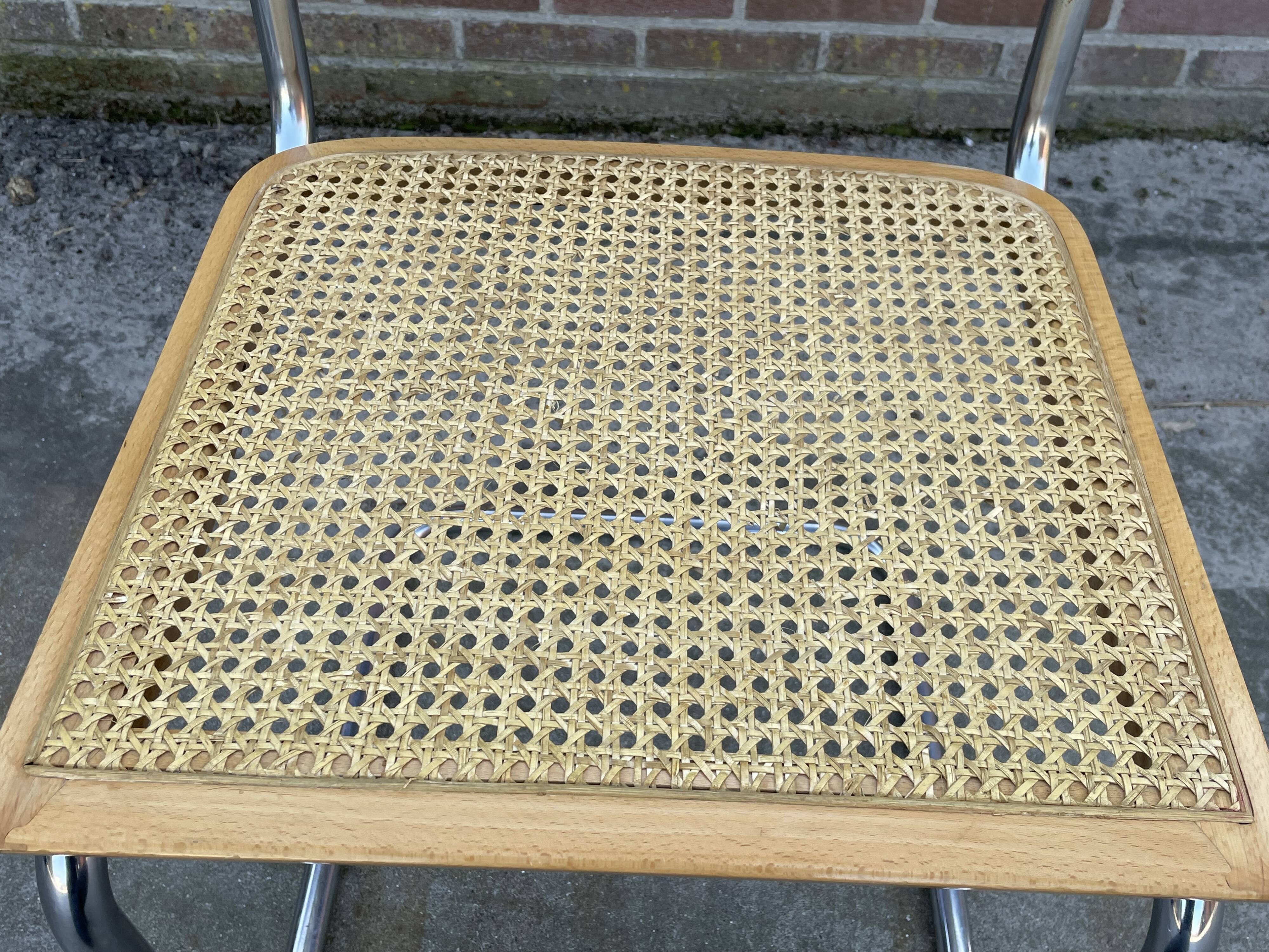Lot de  4 chaises modèle Cesca B32