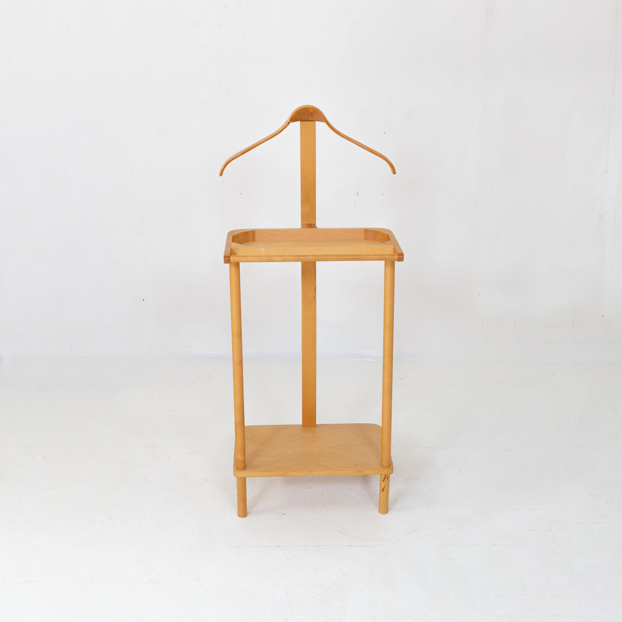 Beech wood valet