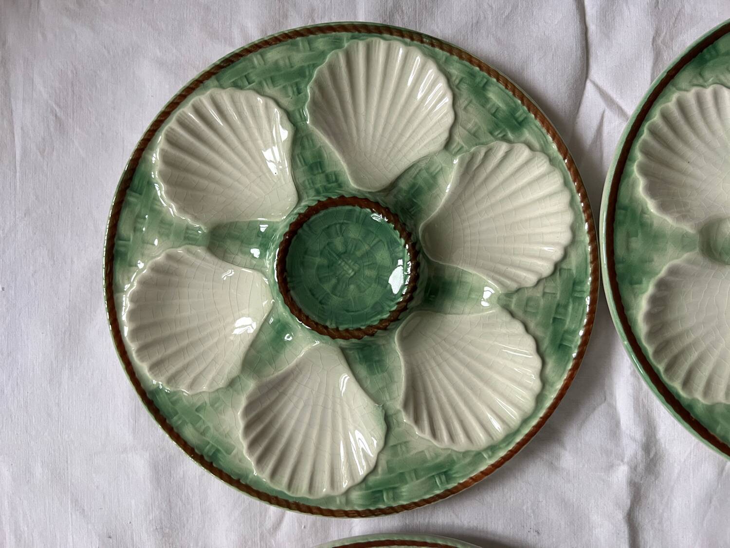 Chantilly oyster plates