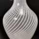 Vase, pichet en verre de Murano avec cannes blanches et transparentes, Italie