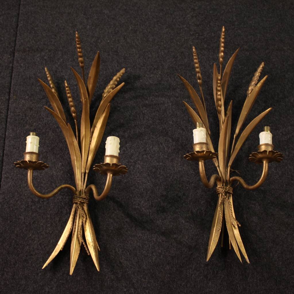 Paire d'appliques françaises en fer doré