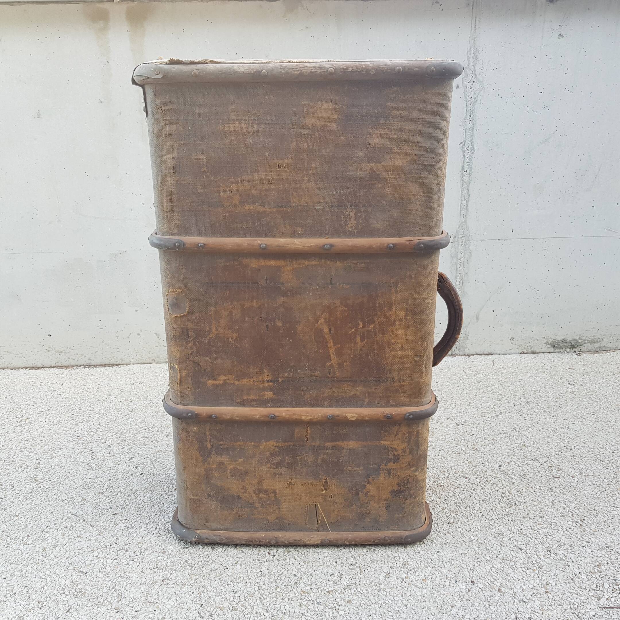 Old wooden travel trunk case