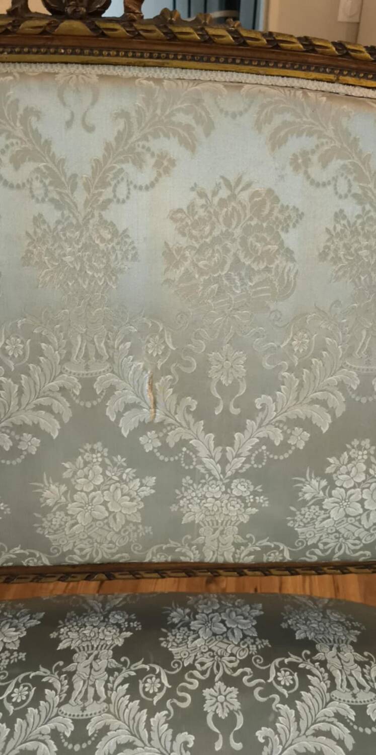 Gilded wood living room set and pedestal table