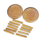 Set of 2 bottle mats and 11 Gien knife holders