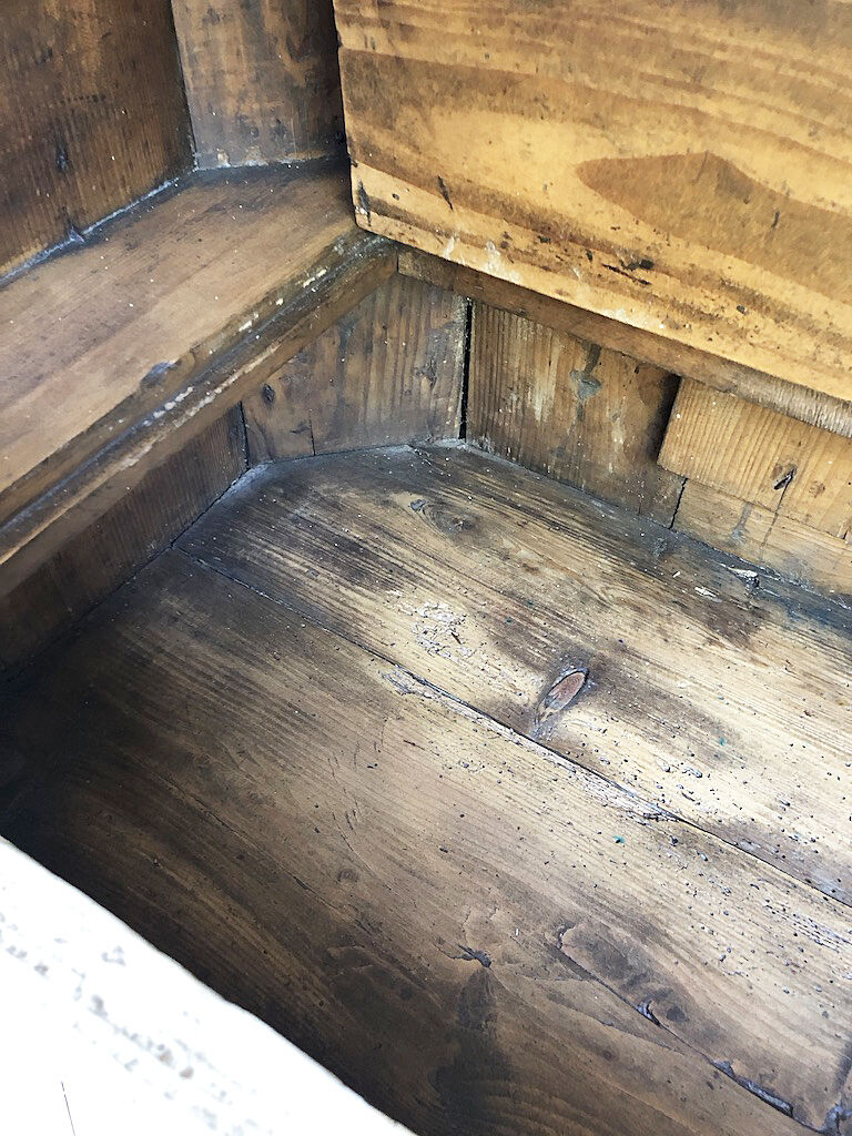 White patina and zinc counter