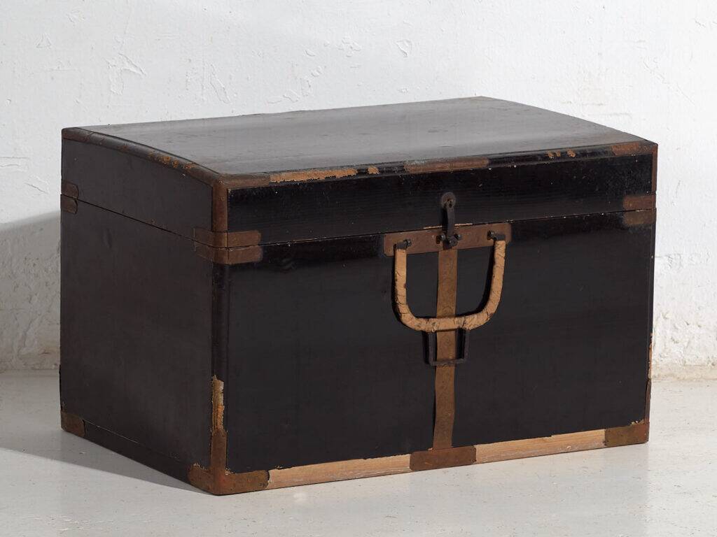 Coffre japonais ancien période Meiji / Taishō (c.1868-1926)
