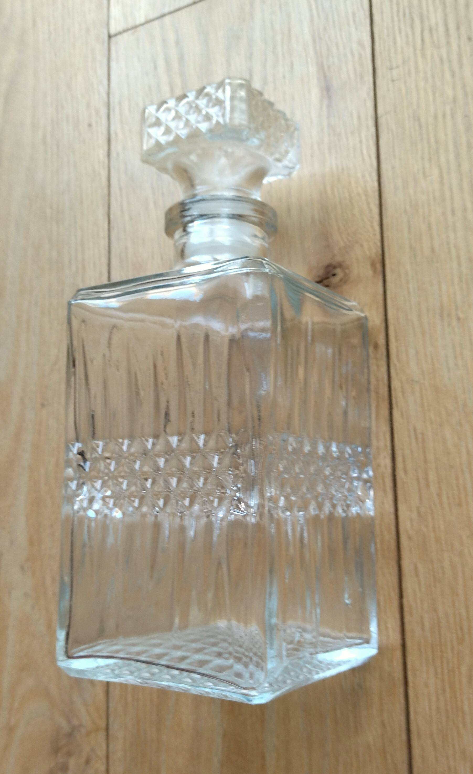 Carafe ciselée