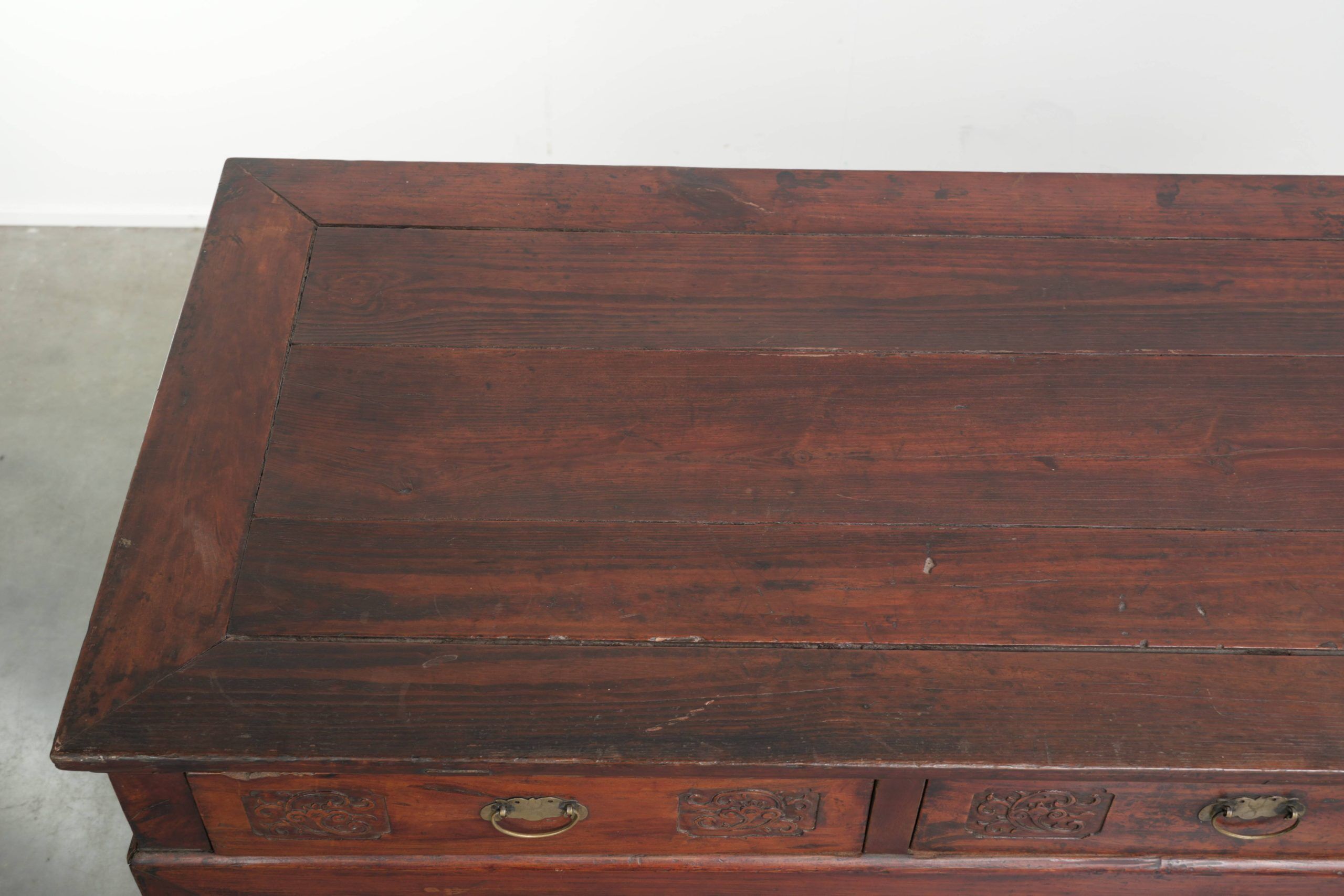 Buffet chinois en bois ancien de la fin du 19e siècle