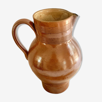 Pitcher in glazed stoneware