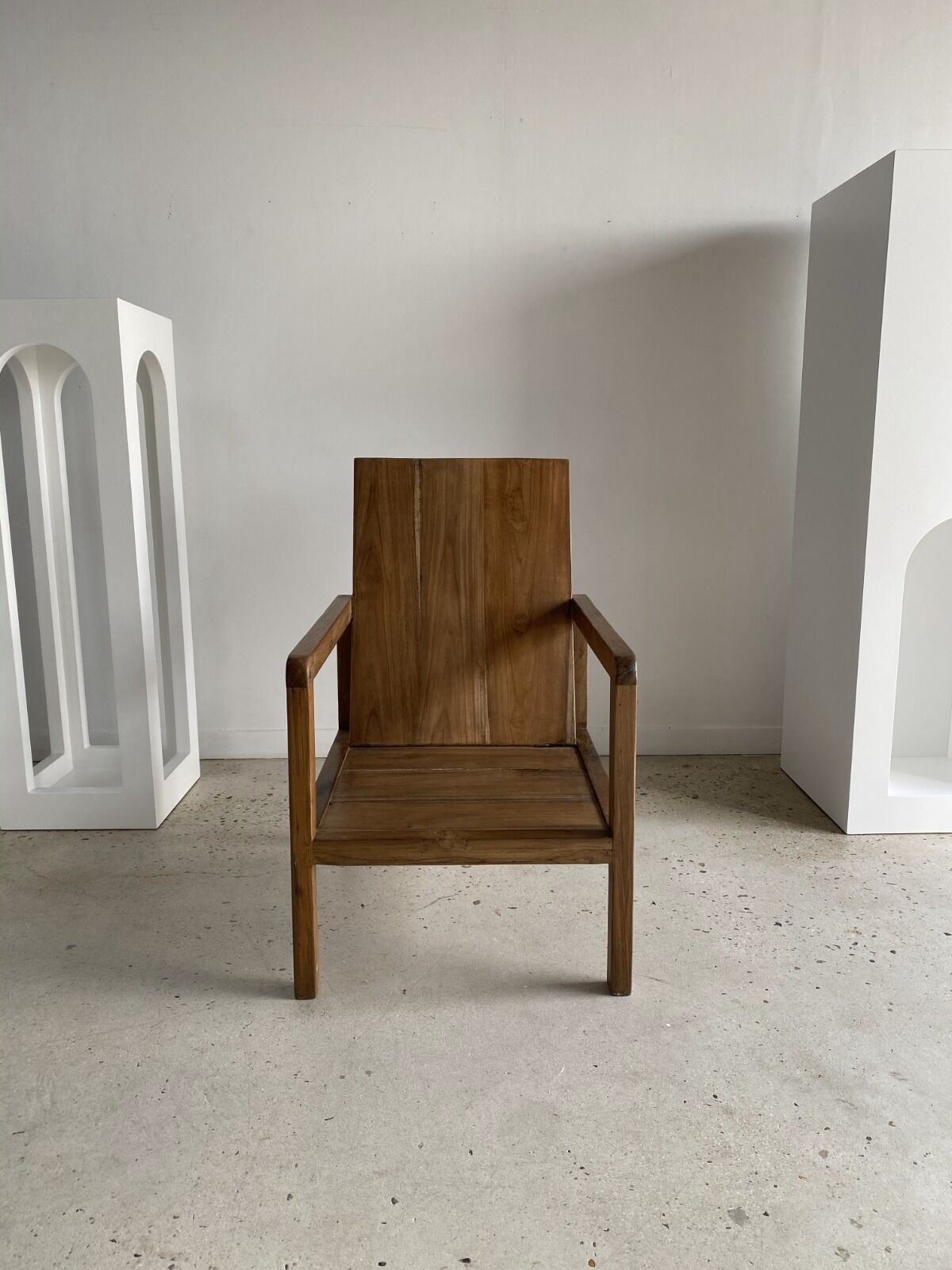 Armchair in natural wood (teak) minimalist design