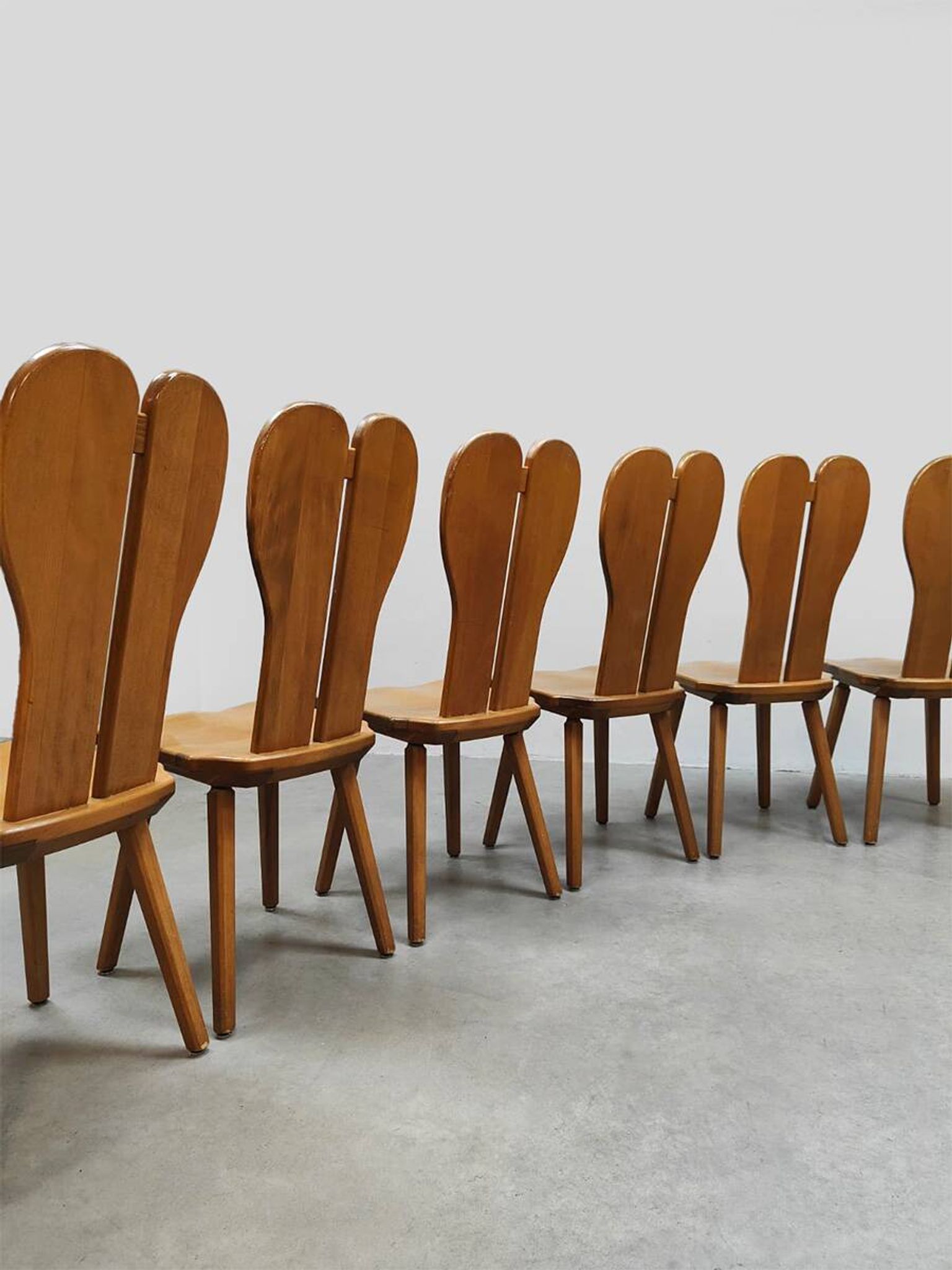 Chaises de salle à manger vintage brutalistes en bois 1970 « cœurs »