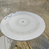 Garden furniture in white metal