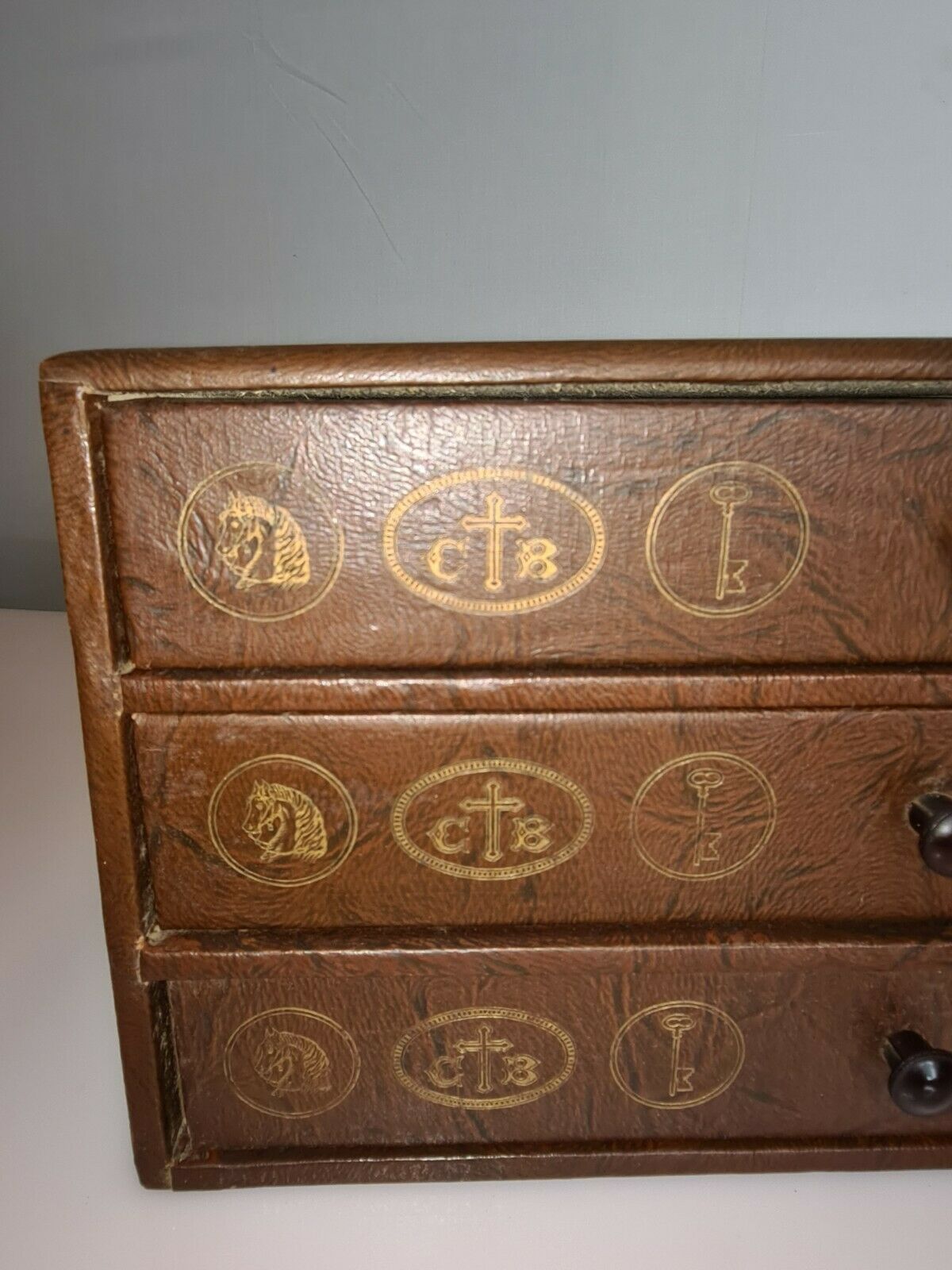 Haberdashery furniture thiriez & cartier -bresson