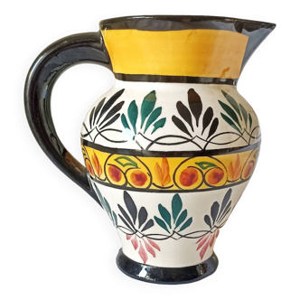 Pichet en faience Breton
