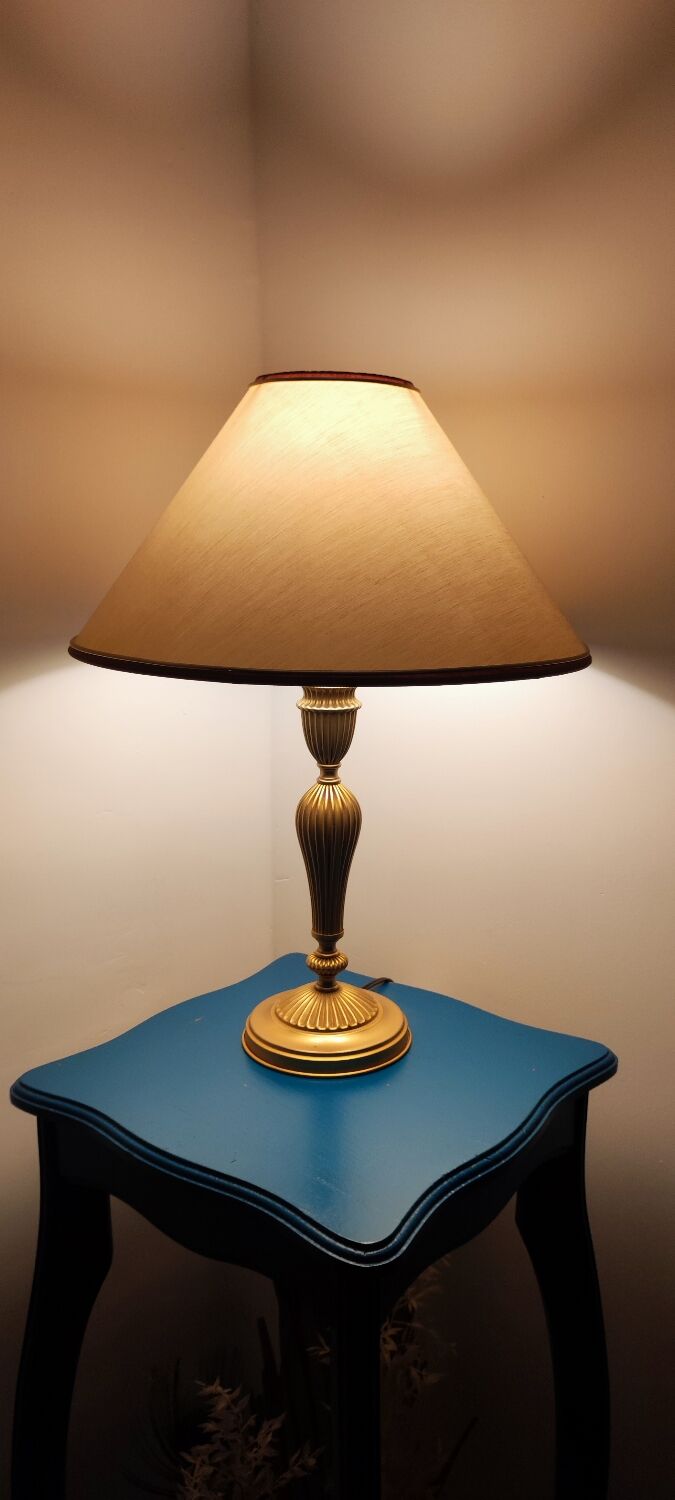 Table lamp