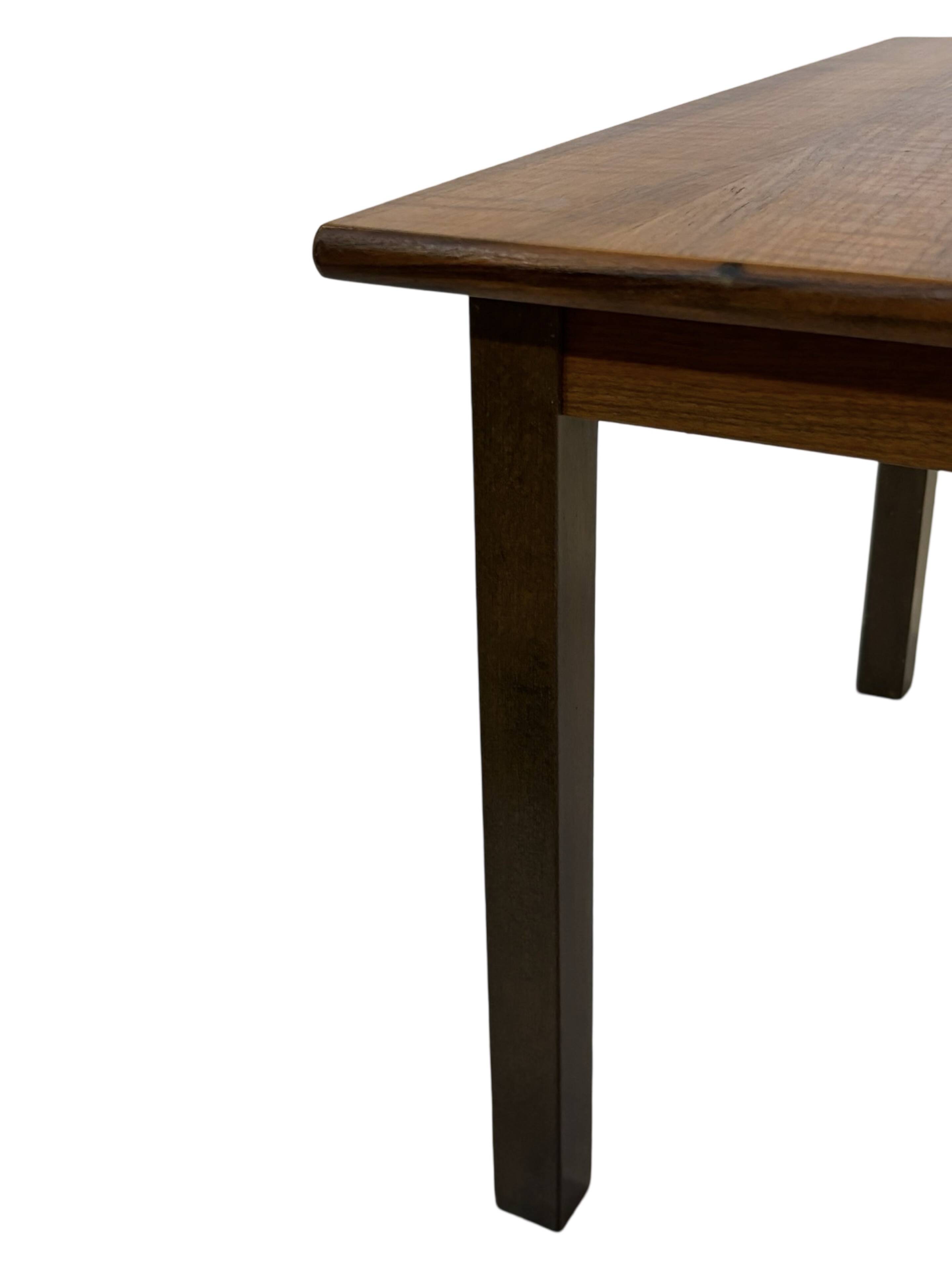 Table basse vintage compacte en palissandre design années 70