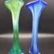 Paire de vases en verre soufflé soliflore vert et bleu