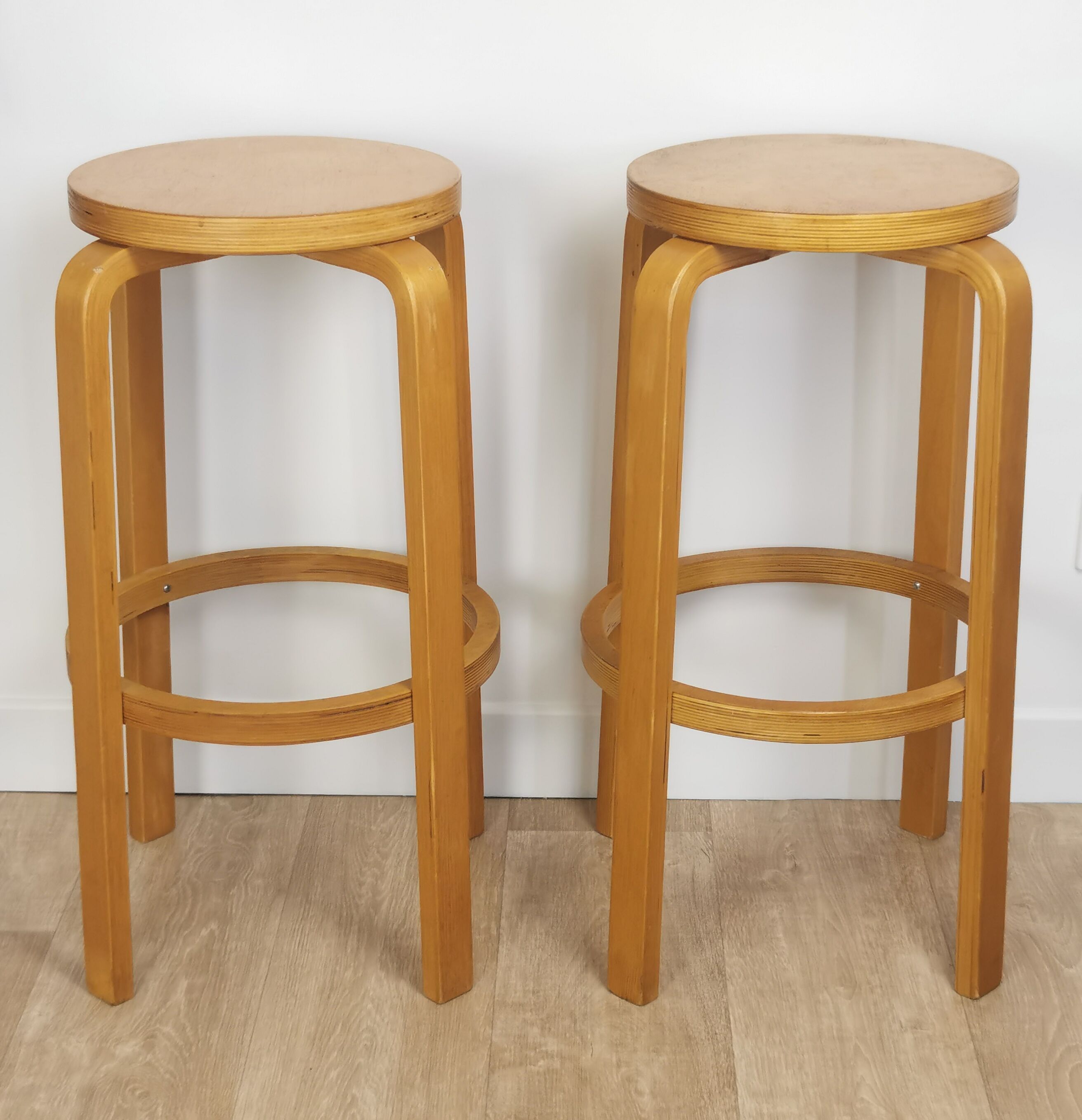 Laminated wooden stools