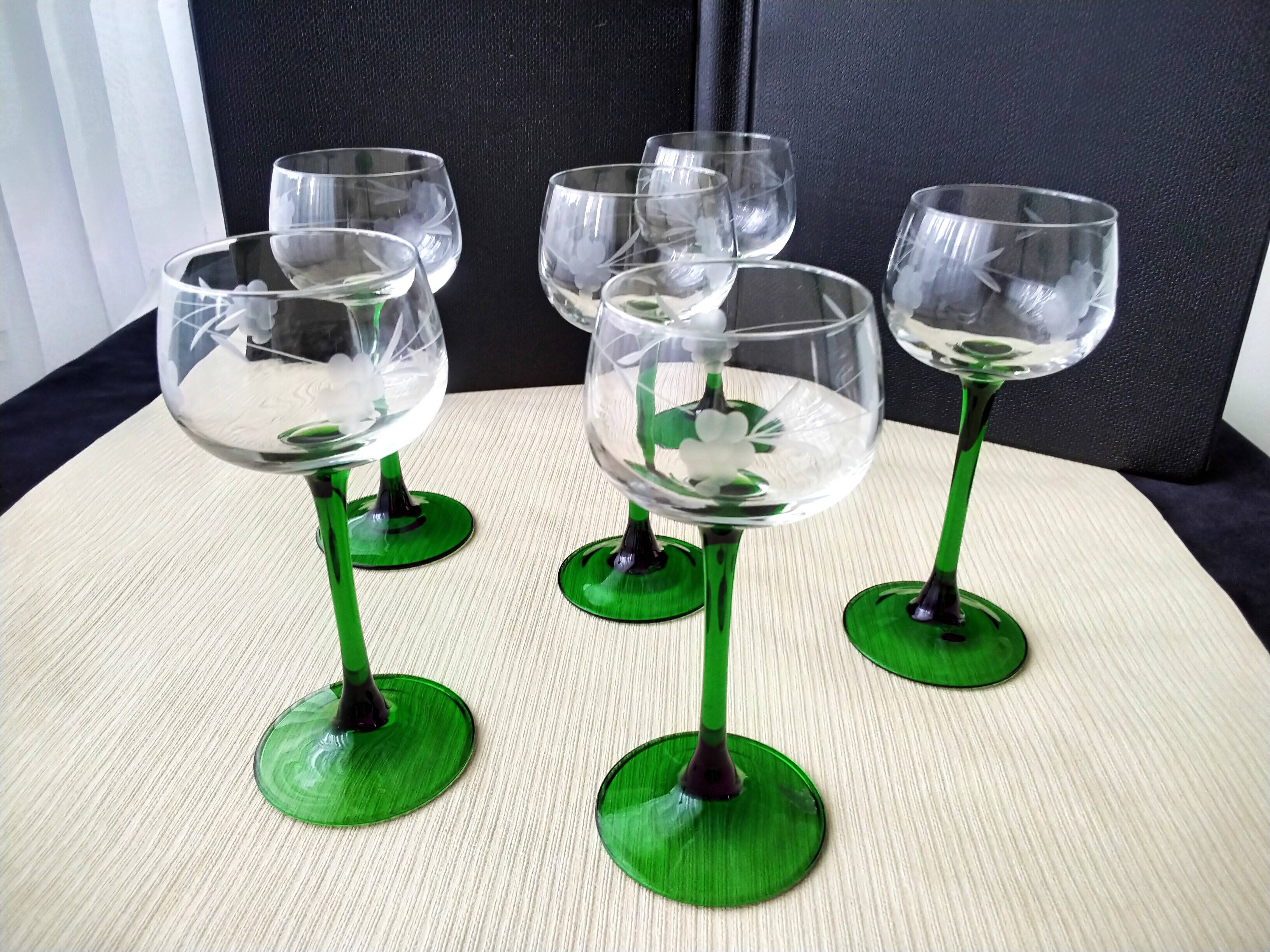 6 Alsace white wine glasses Ground floral decoration