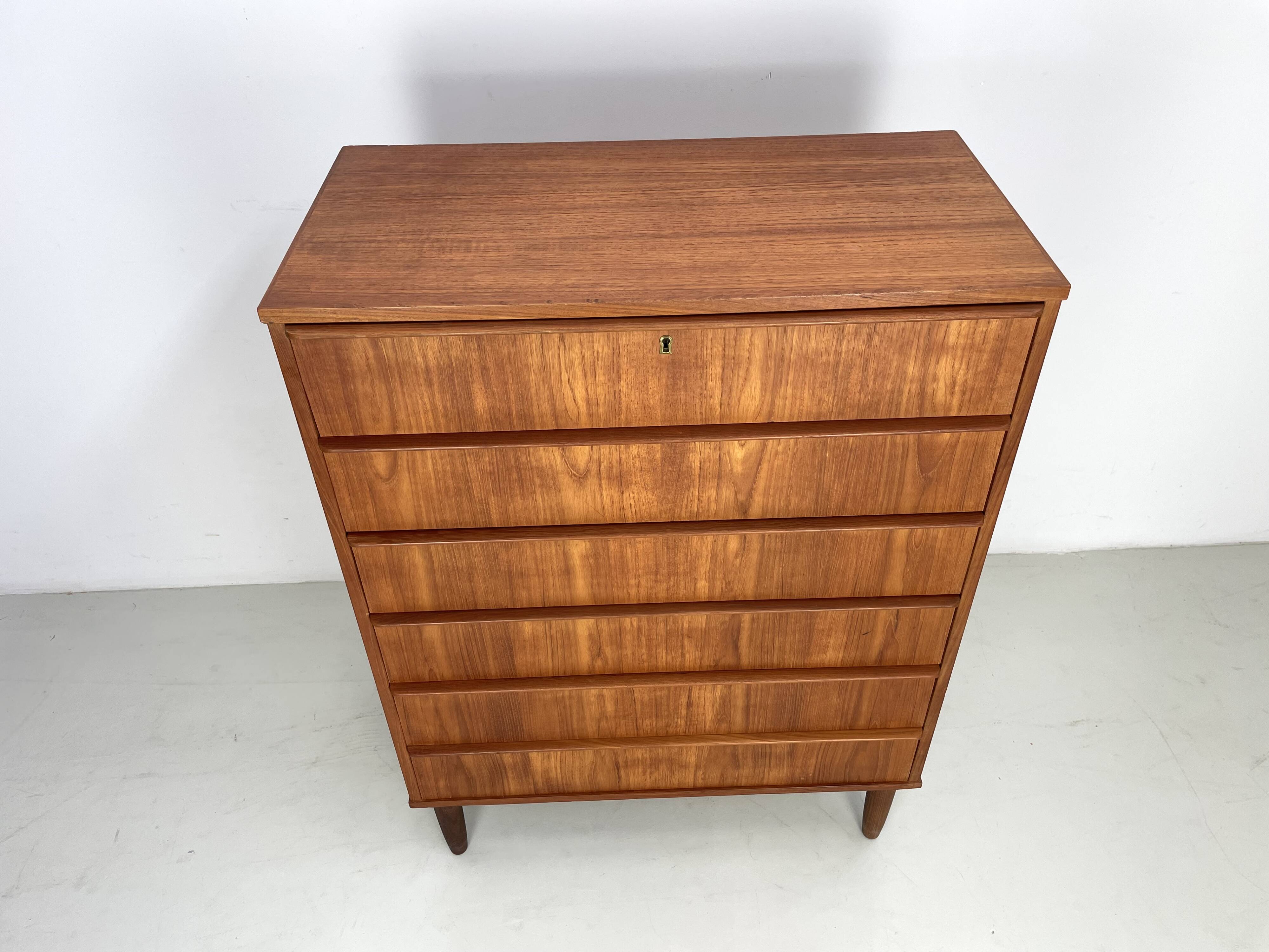 Vintage danish chest of drawers 1960's