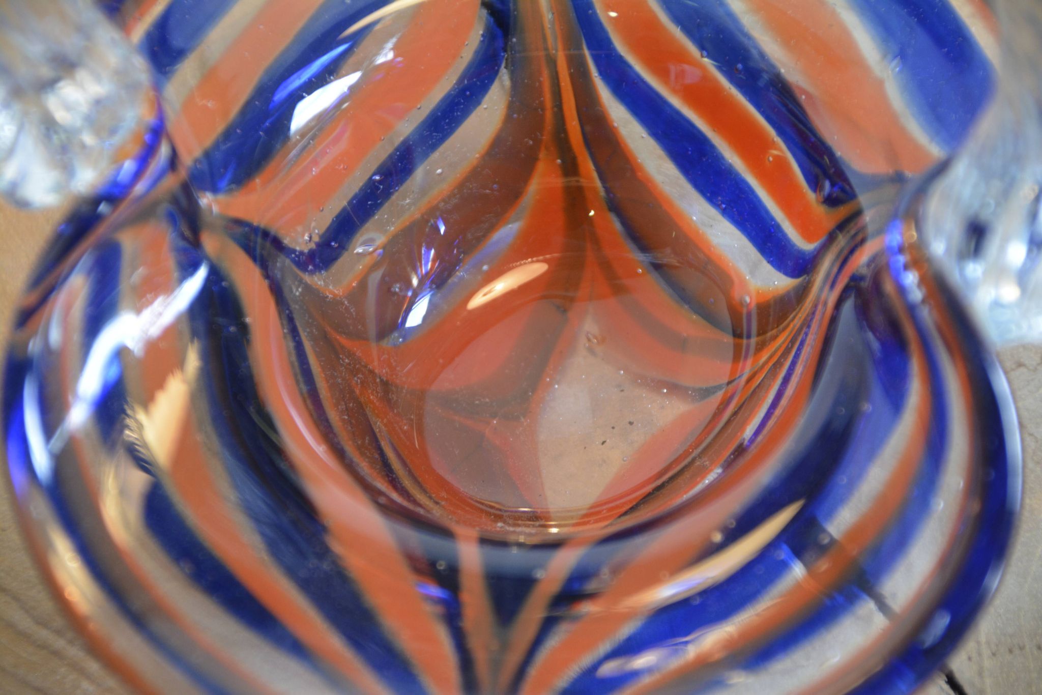 Panier bleu et rouge